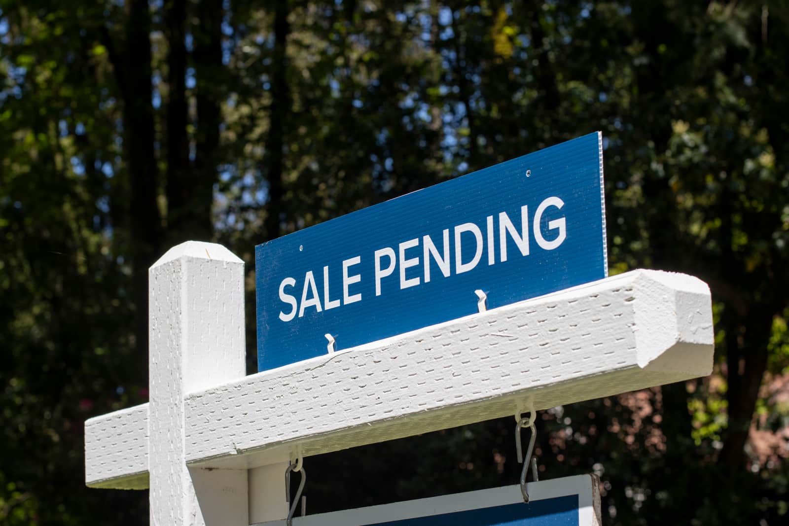 Sale Pending Sign